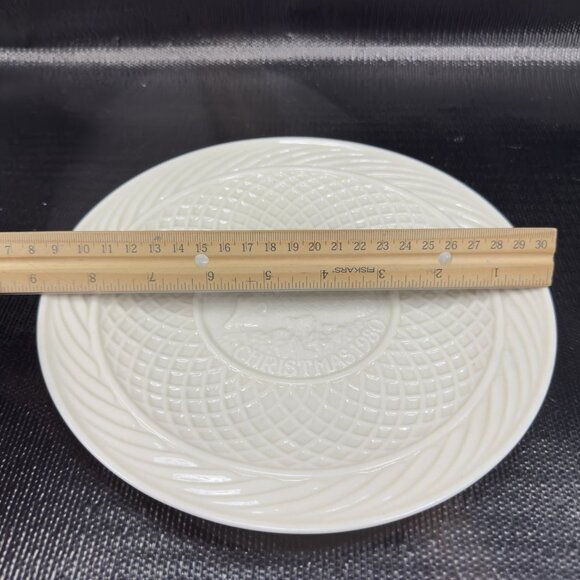 Belleek Christmas 9inch Plate Dish Fine Porcelain 1980 The Hedgehog Ireland VTG - Picture 2 of 11